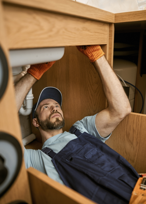 Photo of a plumber in Levittown, PA